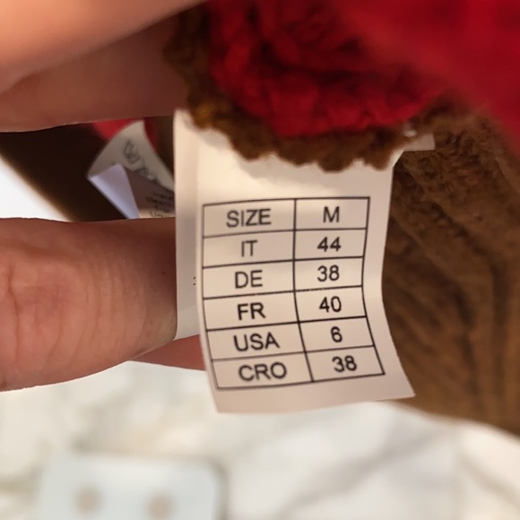 Made in Italy Designer Sweater *Ready for Après! - Picture 6 of 10